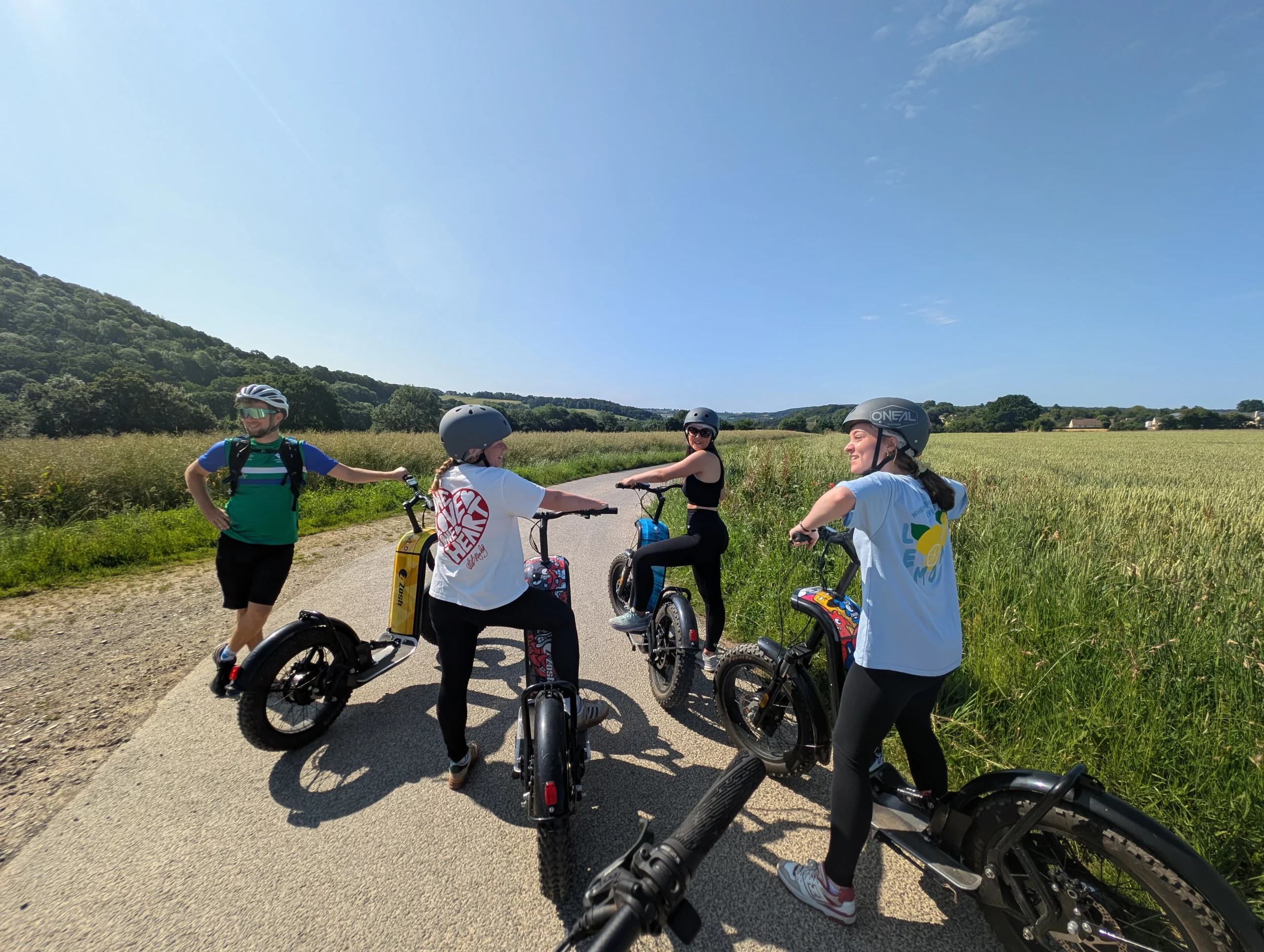 Location de canoë, kayak, pédalo, bateau électrique et trottinette électrique en Suisse Normande à Clécy. Balade entre Pont-d'Ouilly et Clécy, base de loisirs à 1h de Caen dans le Calvados